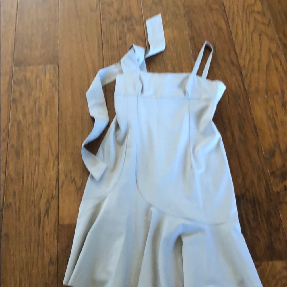 Gorgeous on light beige silver 👗